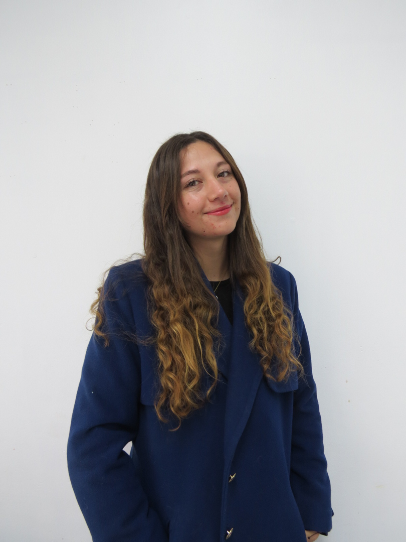 Retrato de Srta. Damary Barraza, equipo de apoyo del Colegio Rukalaf en La Serena