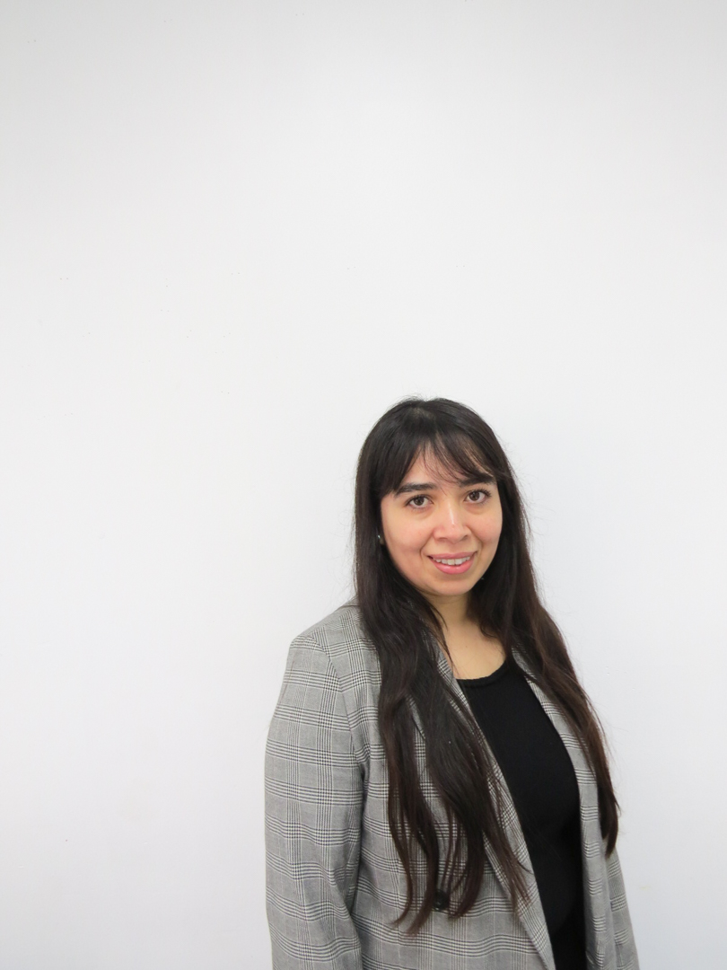 Retrato de Prof. María José Yáñez, docente del Colegio Rukalaf en La Serena