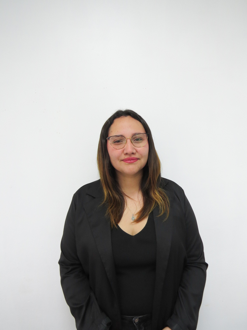 Retrato de Srta. Danitza Castillo, equipo de apoyo del Colegio Rukalaf en La Serena