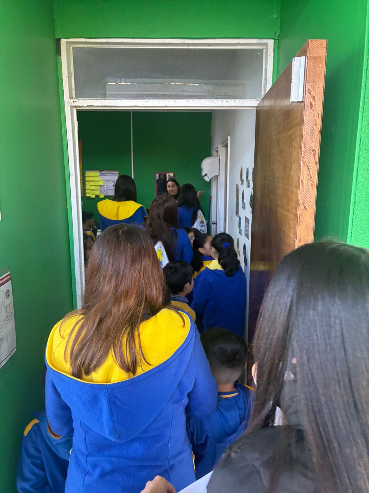 Recorrido por las salas durante la visita de articulación