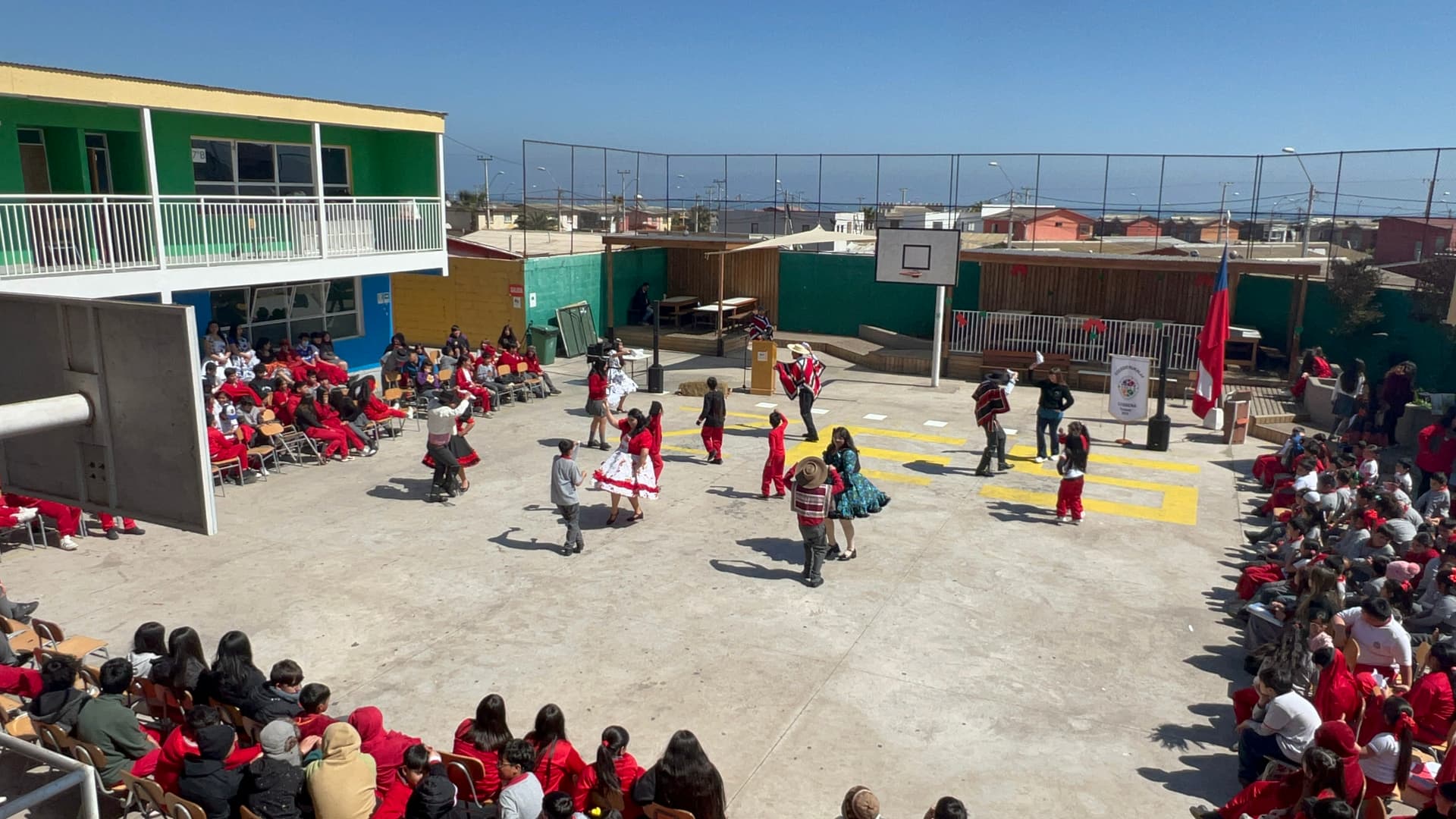 Celebración de fiestas patrias en el Colegio Rukalaf
