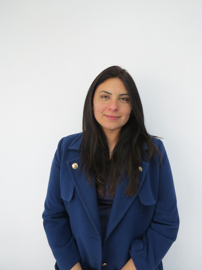 Retrato de Srta. Alejandra Cerda, Prevencionista de Riesgos del Colegio Rukalaf en La Serena