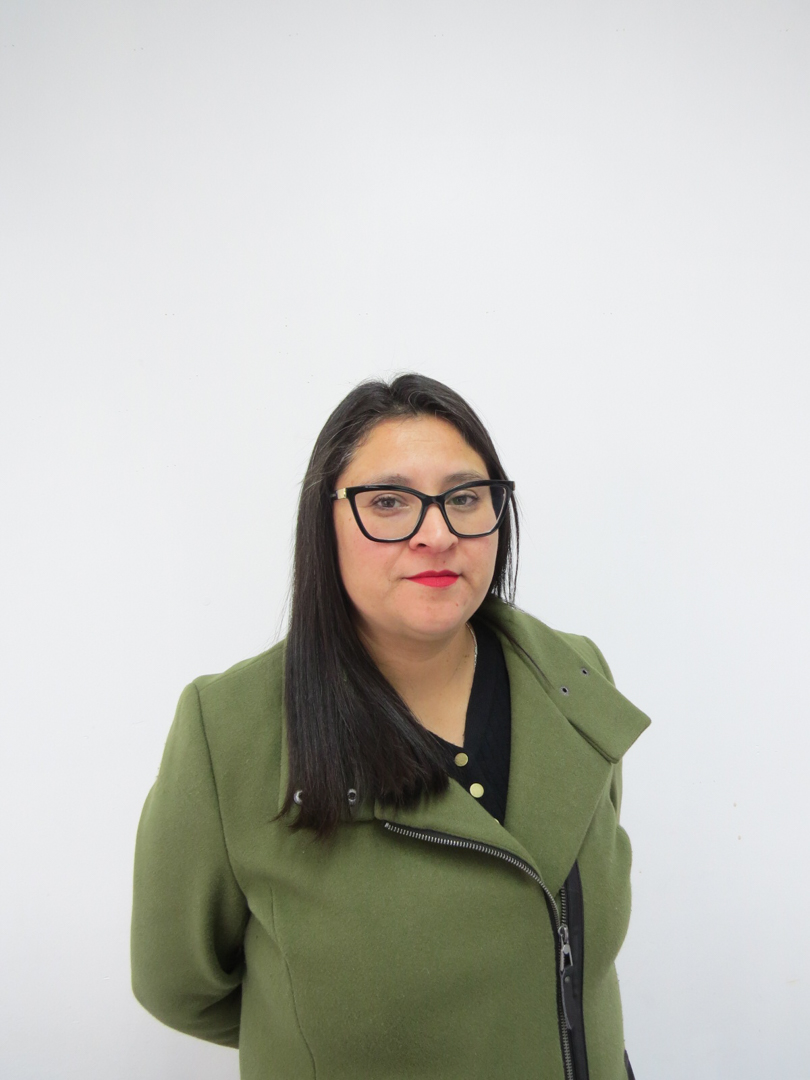 Retrato de Srta. Patricia Campos, Coordinadora de Convivencia Escolar del Colegio Rukalaf en La Serena